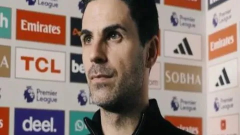 法甲风云再起：里昂布雷斯特奇胜之谜，揭秘昨夜球场奇观！