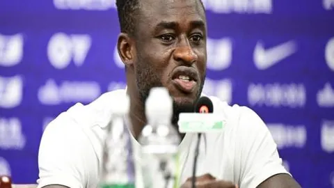 【德甲风云对决】圣保利勇闯21胜17关，激战汉堡谁能问鼎巅峰？